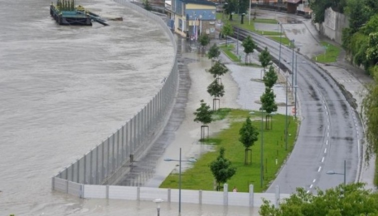Metalna barijera - zaštita od poplava