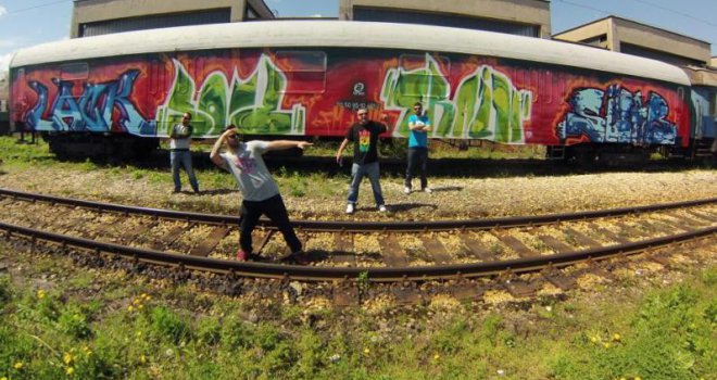Pogledajte prve kadrove iz filma o hip-hop muzici u BiH: Frenkie u FMJAM Soul Trainu