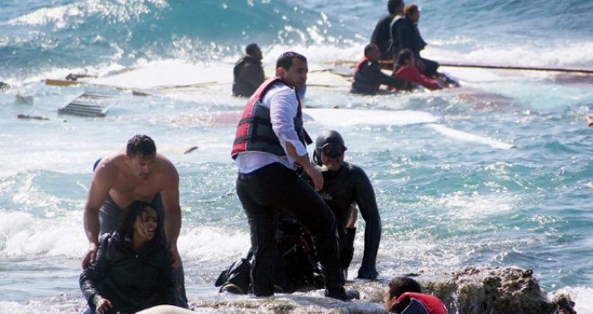 Ko je snažni Grk koji je spasio čak dvadeset migranata? Ovo je njegova priča! 