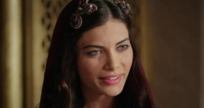 Ko je lijepa turska glumica kojom je Mustafa Sandal 'zamijenio' Eminu Jahović: Ovo je njena tužna životna priča...