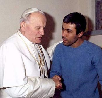 Atentator na papu