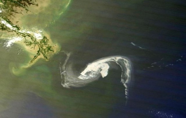 Satelitska snimka naftne mrlje / foto: Reuters Satelitska snimka naftne mrlje / foto: Reuters