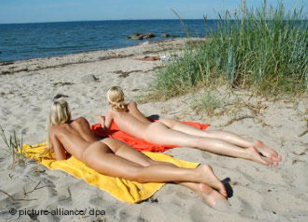 nudistkinje