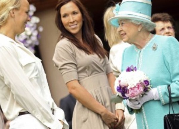 Kraljica Elizabeta II u Wimbledonu nakon 33 godine / foto: reuters Kraljica Elizabeta II u Wimbledonu nakon 33 godine / foto: reuters