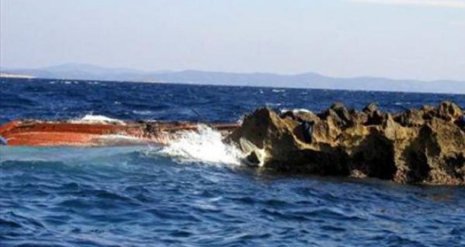 Šok na Jadranu: 15-godišnji dječak silovao 10-godišnju djevojčicu dok se igrala sa njegovim mlađim bratom