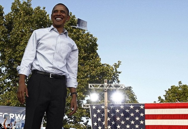obama gadjanje knjigom 