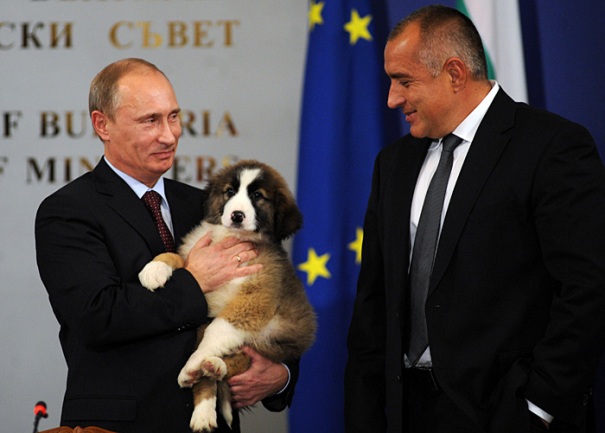 Putin i &scaron;tene 5