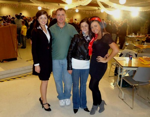 Anesa Kajtazović s porodicom Anesa Kajtazović s porodicom