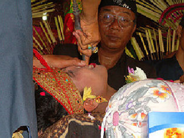 Rituali u pubertetu Rituali u pubertetu