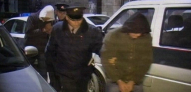Tuzla - hapšenje osumnjičenih za silovanje u Živinicama Tuzla - hapšenje osumnjičenih za silovanje u Živinicama