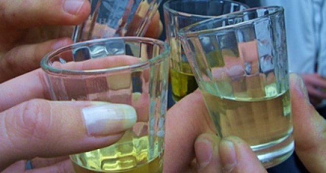 Siromašni Rusi piju otrovne kozmetičke proizvode: 71 osoba umrla od konzumiranja mirisne kupke!