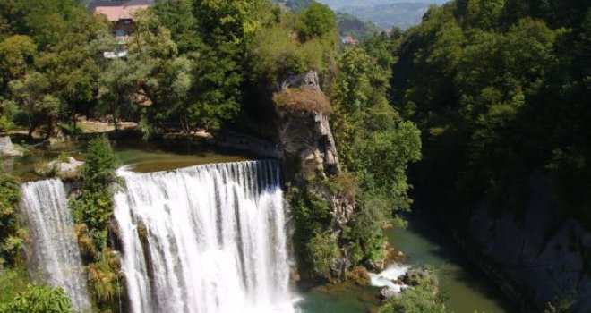Dino Bajrić i Christian Wurst pobjednici skokova s vodopada u Jajcu