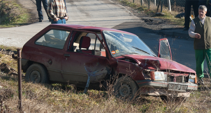 Brčko - voz naletio na Opel Corsu Brčko - voz naletio na Opel Corsu