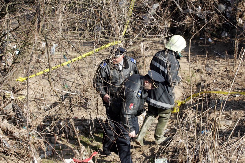 Profesionalna Vatrogasna brigada jutros je dobila dojavu od policijske uprave Novi Grad da je pronađen le&scaron; u rijeci Bosni u Rajlovcu/ Foto: DEPO PORTAL
