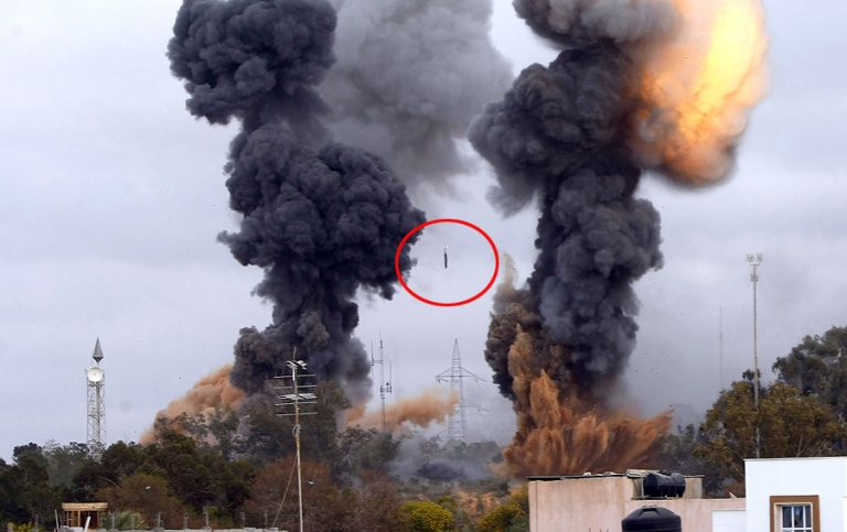 bombardovanje gadafijeve rezidencije1 bombardovanje gadafijeve rezidencije1