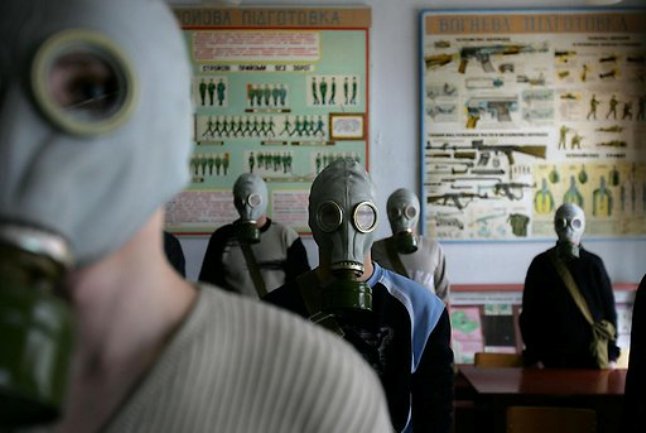 Učenici s gas maskama Učenici s gas maskama