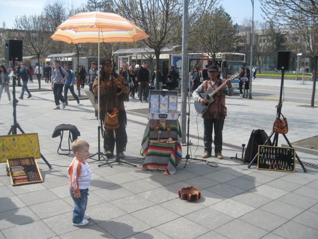 Ulični svirači u Banjaluci Ulični svirači u Banjaluci