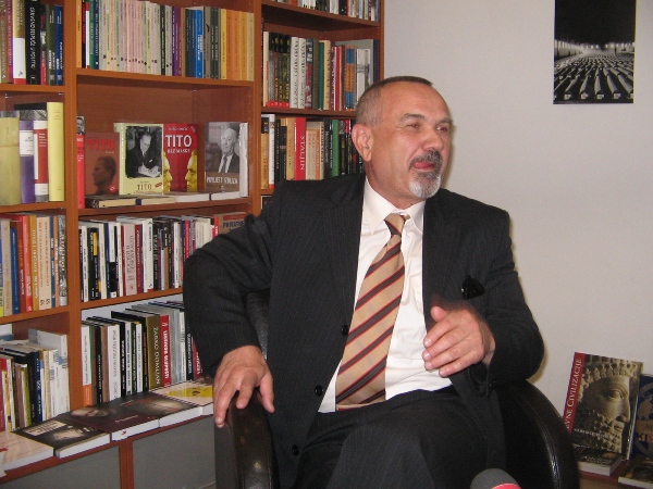 Mladen Lojkić Mladen Lojkić
