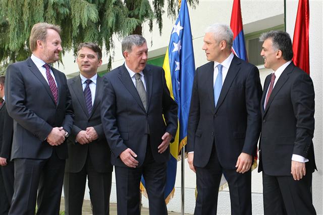 Trilateralni sastanak predsjednika Srbije i Turske i tročlanog Predsjedništva BiH/ Foto: Tanjug Trilateralni sastanak predsjednika Srbije i Turske i tročlanog Predsjedništva BiH/ Foto: Tanjug