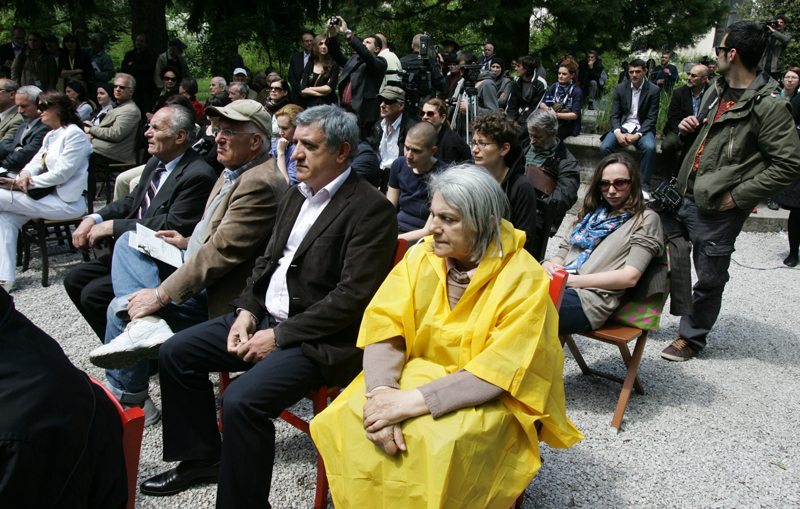 U botaničkoj ba&scaron;ti Zemaljskog muzeja BiH, uz prigodnu svečanost, 50. jubilarno izdanje Sarajevskih dana poezije otvorilo vrata za nove susrete i pjesnička druženja/ Foto: DEPO PORTAL