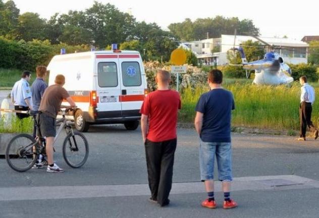Pacijent Slavko Bašić iz Posušja ispao bolničarima iz helikoptera/ Foto: Dnevnik.hr Pacijent Slavko Bašić iz Posušja ispao bolničarima iz helikoptera/ Foto: Dnevnik.hr