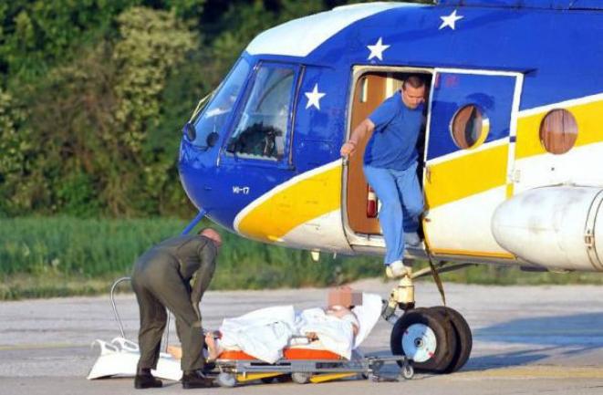 Pacijent Slavko Bašić iz Posušja ispao bolničarima iz helikoptera/ Foto: Dnevnik.hr Pacijent Slavko Bašić iz Posušja ispao bolničarima iz helikoptera/ Foto: Dnevnik.hr