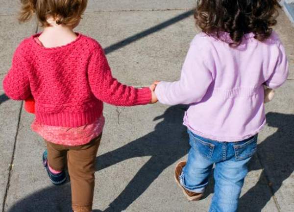 djevojcice ilustracija