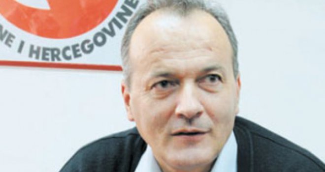Ismet Bajramović: Klinci tajkuna voze džipove od 150 hiljada, a njihovi radnici ne mogu na pregled kod ljekara