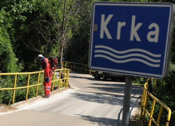 Most na Krki sa kojeg je Dragan Paravinja bacio tijelo Antonije Bilić Most na Krki sa kojeg je Dragan Paravinja bacio tijelo Antonije Bilić