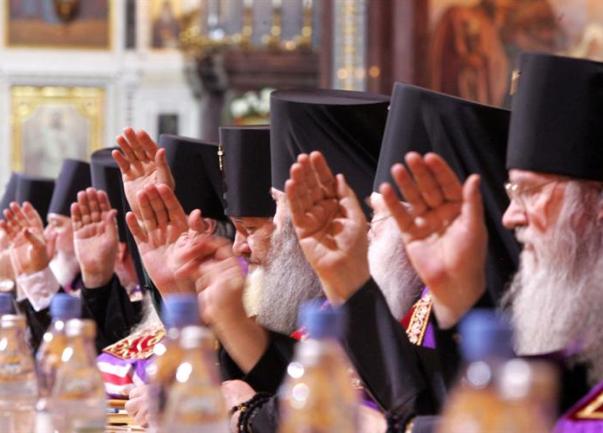 Makedonski pravoslavni sve&scaron;tenici