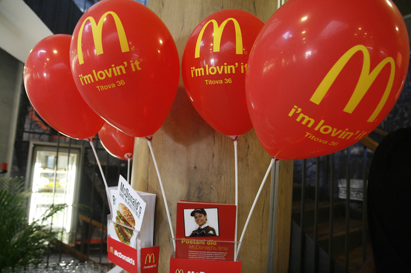 Press-konferencija u prvom Mc'Donalds restoranu u Sarajevu Press-konferencija u prvom Mc'Donalds restoranu u Sarajevu