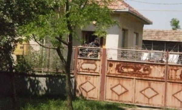 KUĆA GDJE SE MLADIĆ SKRIVAO