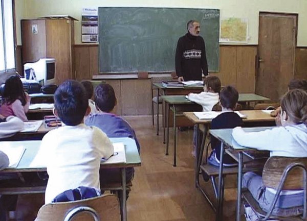 prazne klupe prazne klupe