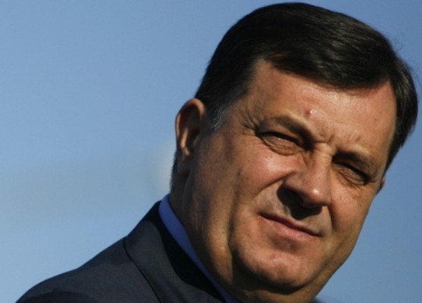 milorad dodik fles milorad dodik fles