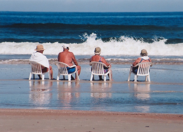 starci na plazi