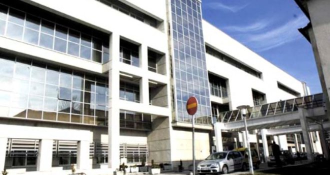 Revizorski izvještaj otkriva: Znate li koliko zarađuje direktor/ica Kliničkog centra u Sarajevu?