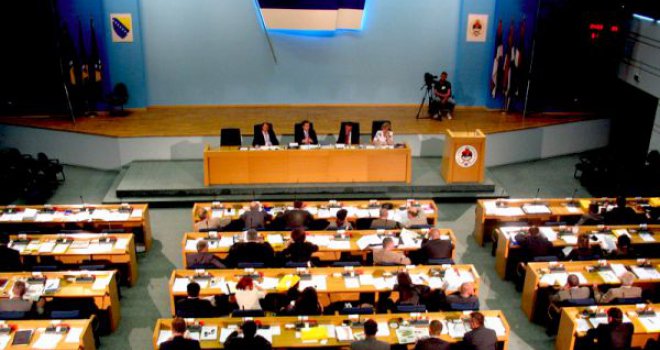 Odbijen zahtjev SDS-a da se stavi van snage odluka o zaduženju RS-a