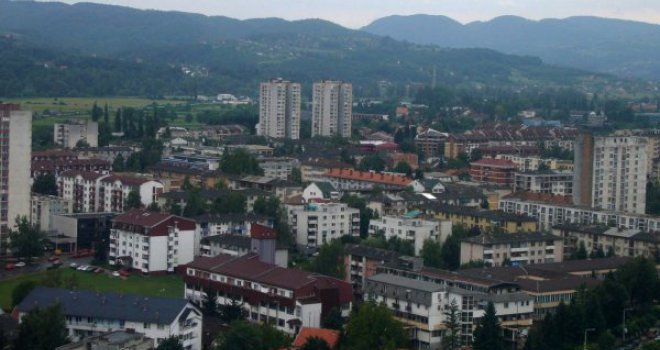 Policija istražuje: Profesor iz Doboja slao obnažene fotografije?