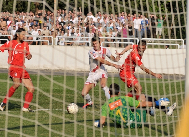 Prekinuta utakmica Zrinjski-Velež/ Foto: Večernji list Prekinuta utakmica Zrinjski-Velež/ Foto: Večernji list