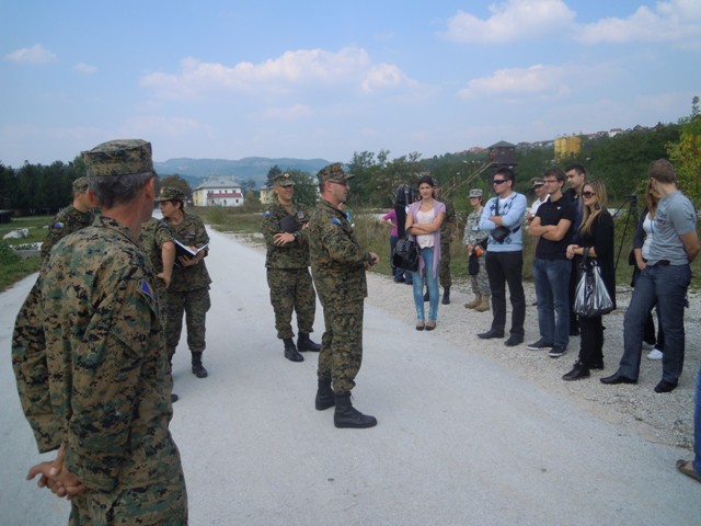 Sarajevski studenti posjetili Brigadu taktičke podrške i vojnu lokaciju „Rajlovac OS BiH“ Sarajevski studenti posjetili Brigadu taktičke podrške i vojnu lokaciju „Rajlovac OS BiH“