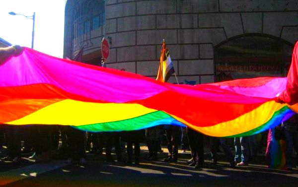 AI poziva sve one koji prijete Paradi da priznaju prava svih građana Srbije uključujući pripadnike LGBT populacije; foto: Belgraded.com AI poziva sve one koji prijete Paradi da priznaju prava svih građana Srbije uključujući pripadnike LGBT populacije; foto: Belgraded.com