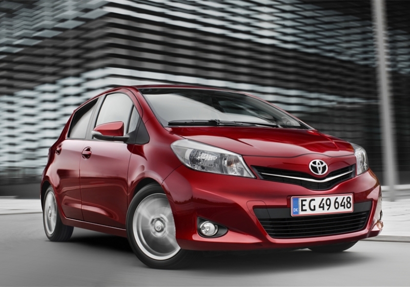 Novi Yaris, prvi na trži&scaron;tu nudi ne&scaron;to potpuno revolucionarno &ndash; Toyota Touch&Go sistem, koji uključuje navigaciju, kameru za vožnju unazad i pomoć pri parkiranju, te 6-inčni ekran osjetljiv na dodir, koji nudi brojne funkcije