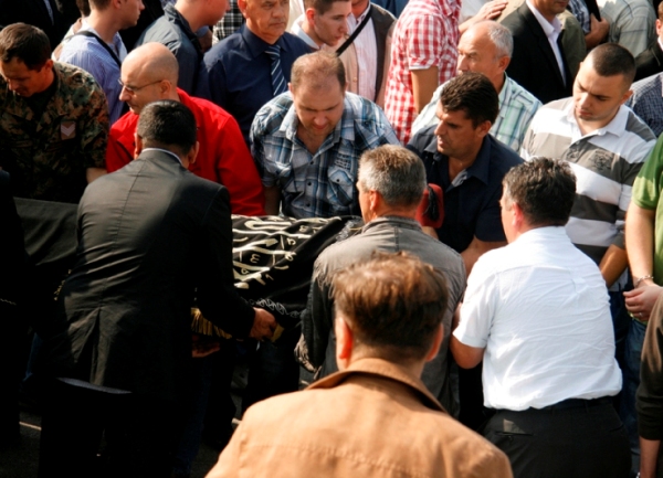 Posljednji ispraćaj Anela Dudakovića naslovna Posljednji ispraćaj Anela Dudakovića naslovna