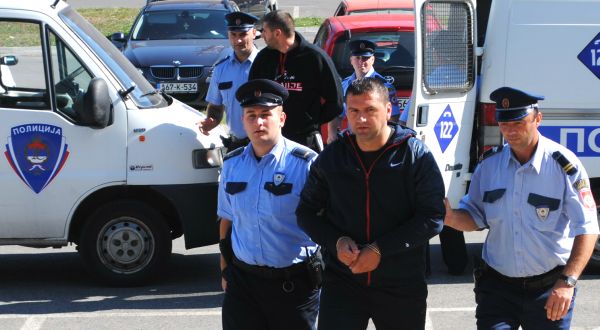 Privođenje osumnjičenih u akciji Kanon; foto: Oslobodjenje.ba Privođenje osumnjičenih u akciji Kanon; foto: Oslobodjenje.ba