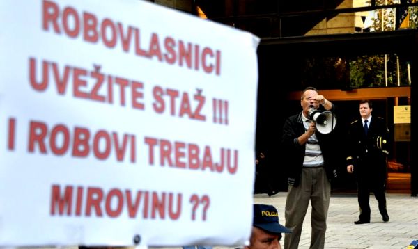 Dodaje se kako se Sindikat svakodnevno bori za bolji položaj radnika; ilustracija: Slobodnaevropa.org Dodaje se kako se Sindikat svakodnevno bori za bolji položaj radnika; ilustracija: Slobodnaevropa.org