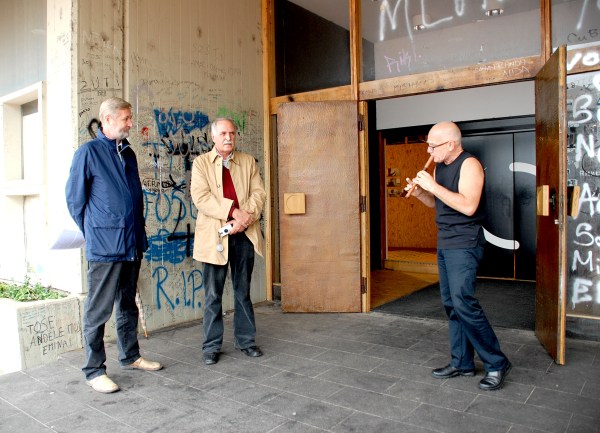 Ars Aevi Protest Strajo Krsmanović Edin Numankadić i Enver Hadžiomerspahić Ars Aevi Protest Strajo Krsmanović Edin Numankadić i Enver Hadžiomerspahić