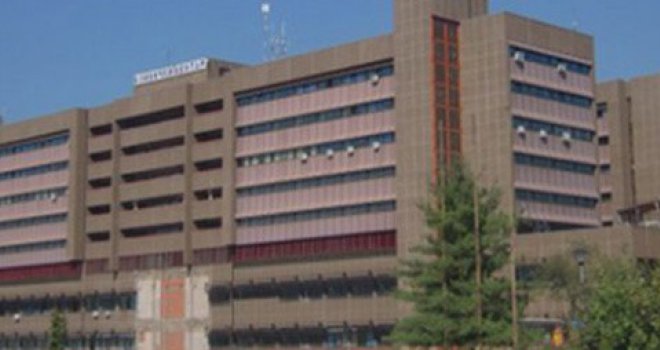 Banjaluka: Upao u porodilište s nožem i napao suprugu koja je rodila trojke, u bolnici rekli da se ogrebala!