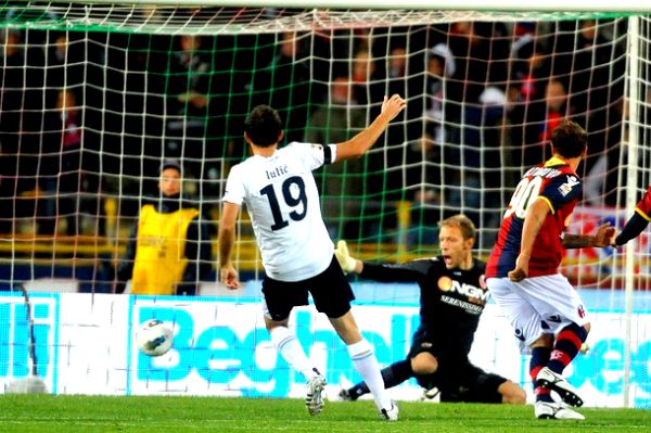 Senad Lulić protiv Federica Agilardija; foto: Getty Images Senad Lulić protiv Federica Agilardija; foto: Getty Images