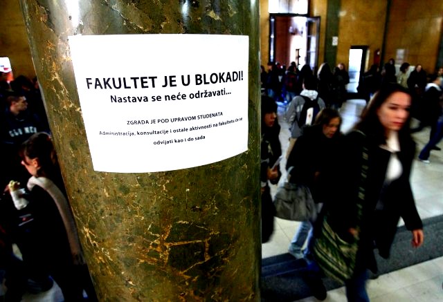 Blokada beogradskog Filozofskog fakulteta; Foto: Beta Blokada beogradskog Filozofskog fakulteta; Foto: Beta