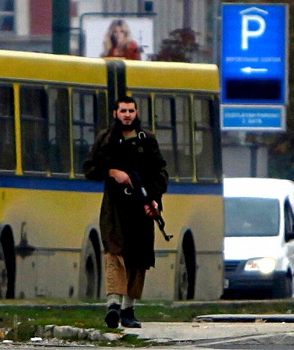 Mevlid Jašarević, jedan od napadača na američku ambasadu u Sarajevu; foto: AP/Reuters Mevlid Jašarević, jedan od napadača na američku ambasadu u Sarajevu; foto: AP/Reuters